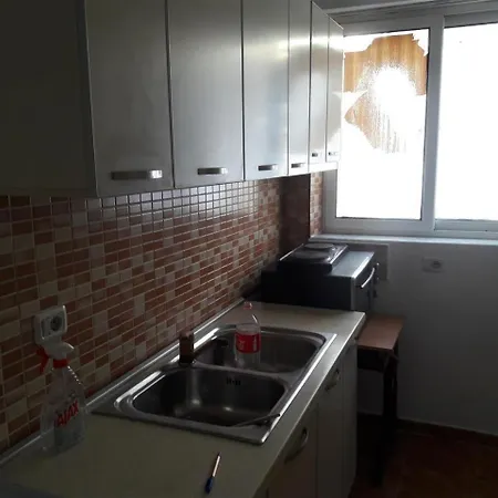 21 Dhjetori Apartment